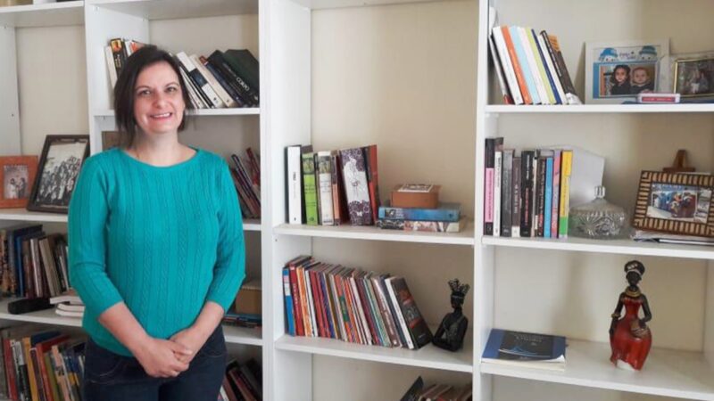 Professora da UEPG participa de livro sobre mães cientistas na pandemia