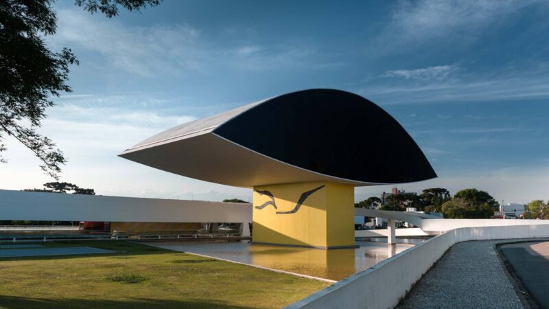 Museu Oscar Niemeyer reabre ao público com atrações inéditas