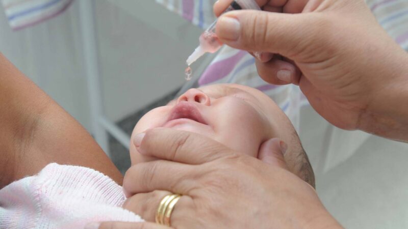 Saúde reforça a importância da vacinação contra a poliomielite