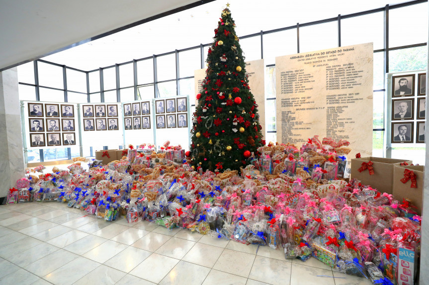 Ação solidária de Natal da Assembleia Legislativa arrecada 1100 brinquedos