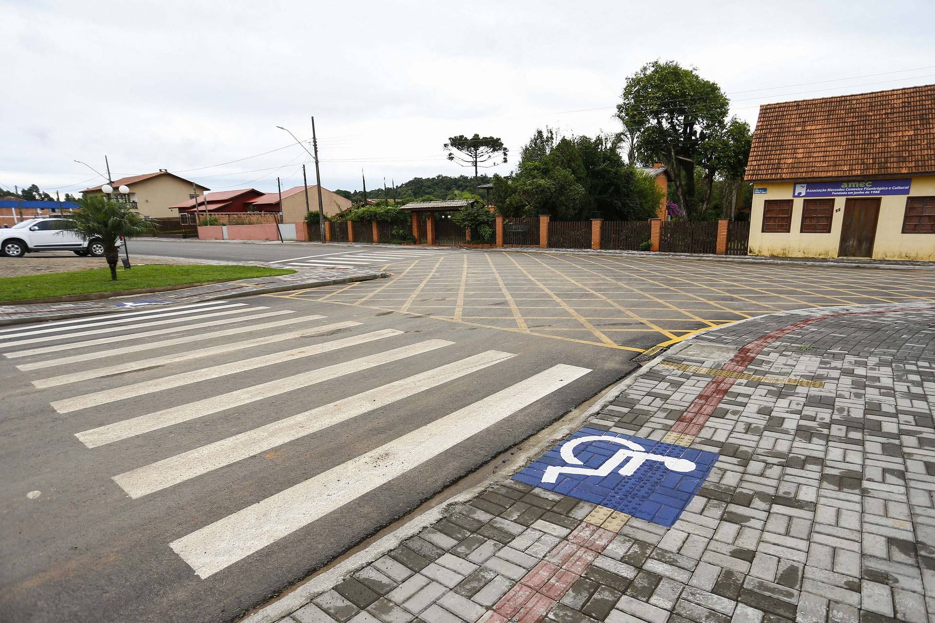 Investimentos garantem asfalto novo e teatro para Ipiranga