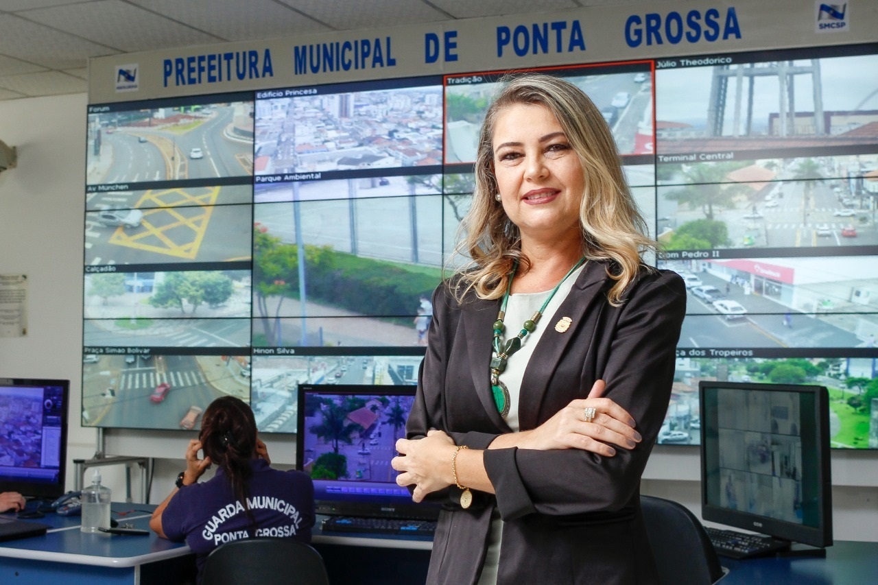 Tania, a castrense, secretária de Segurança de Ponta Grossa