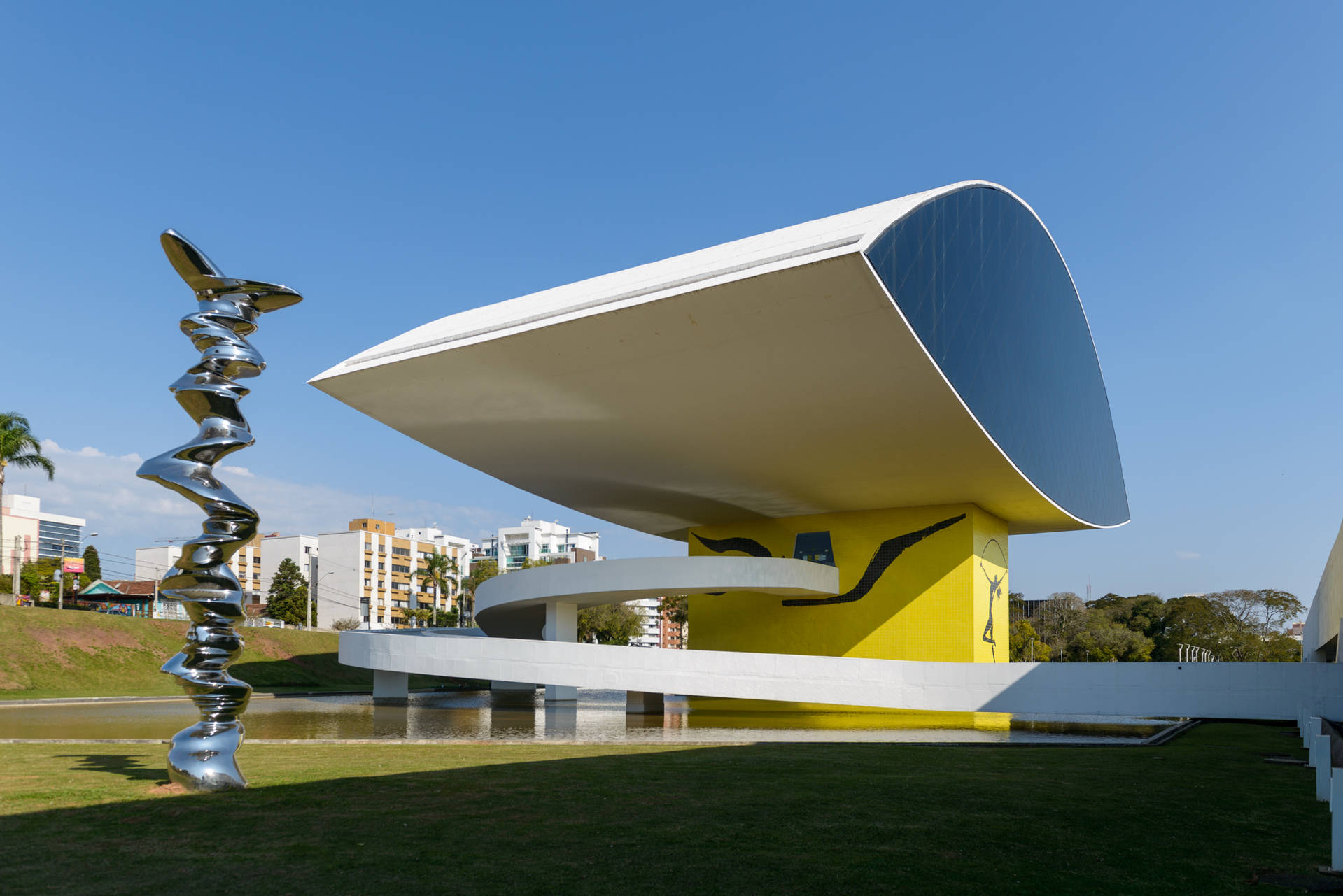 Museu Oscar Niemeyer reabre neste sábado com medidas sanitárias