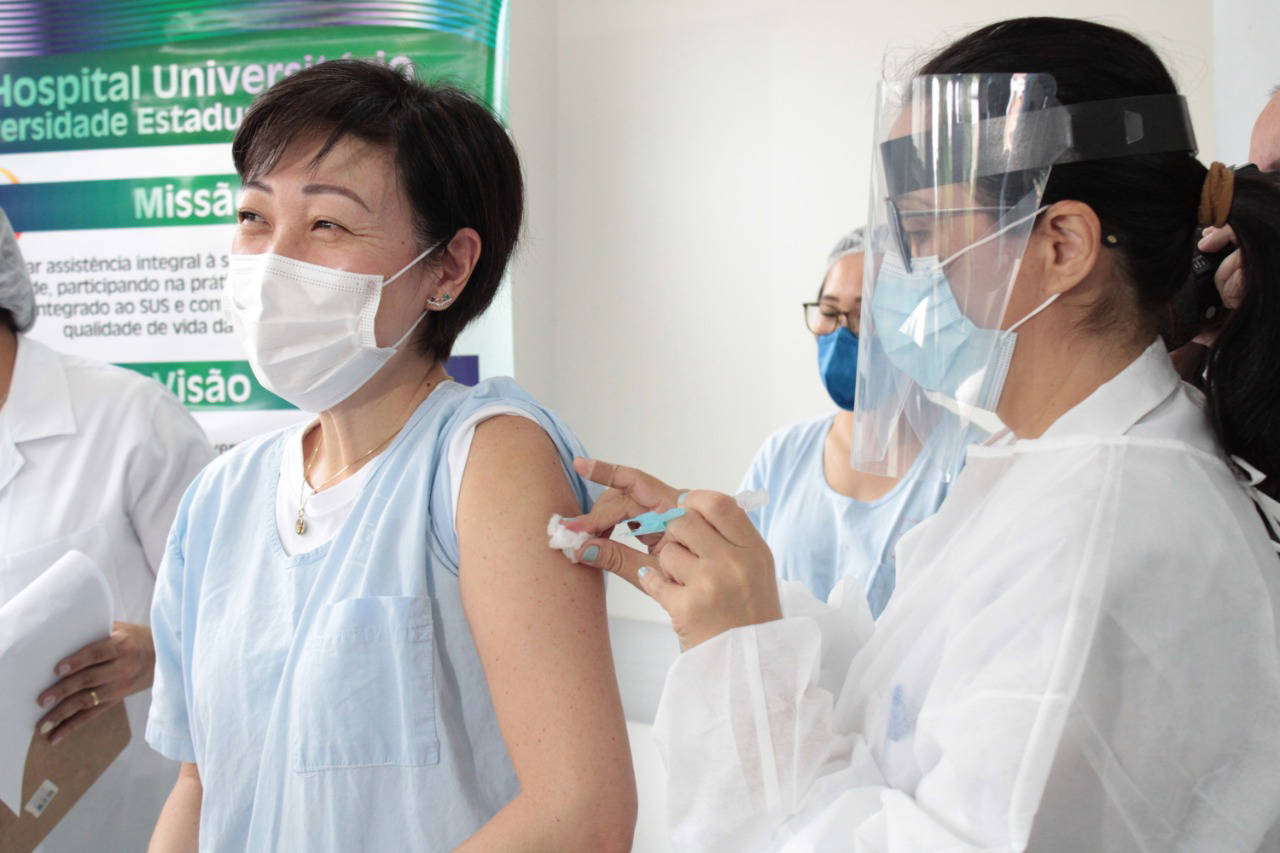 No Paraná, 57,2 mil pessoas já foram vacinadas contra a Covid-19