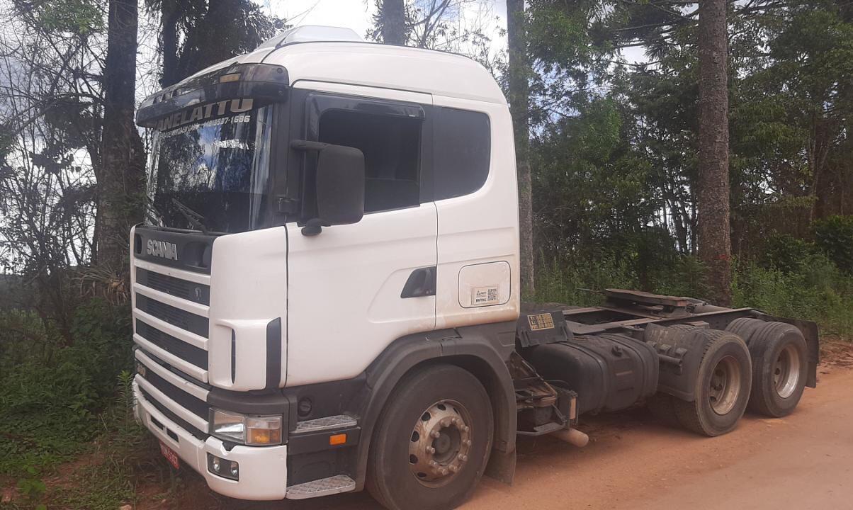 Caminhão roubado é recuperado na área rural em Carambeí