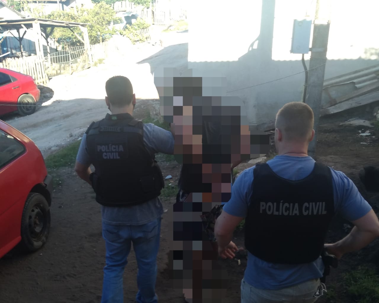 Polícia Civil de Castro prende dois foragidos da justiça