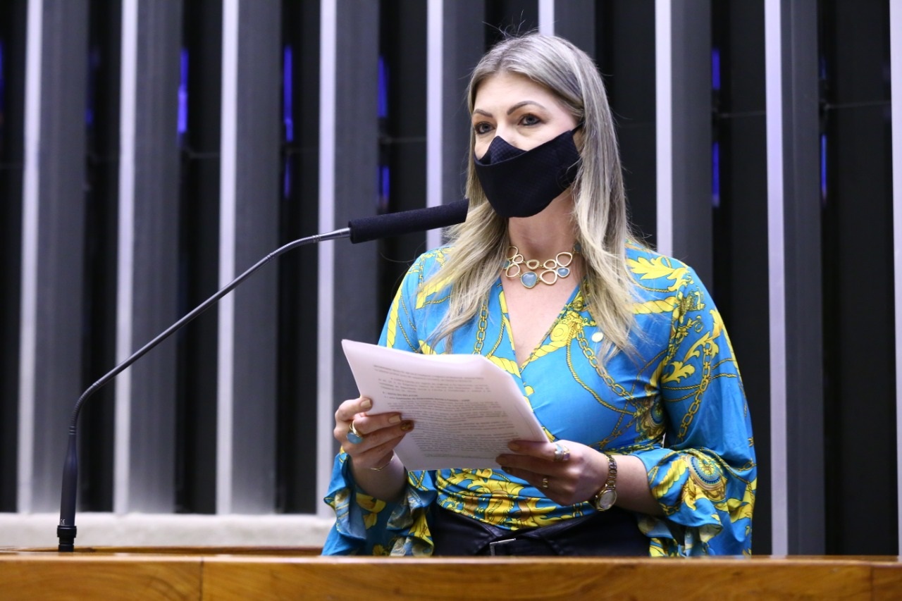 Deputada Aline Sleujes indica R$ 100 mil para  idosos do São Vicente de Paula