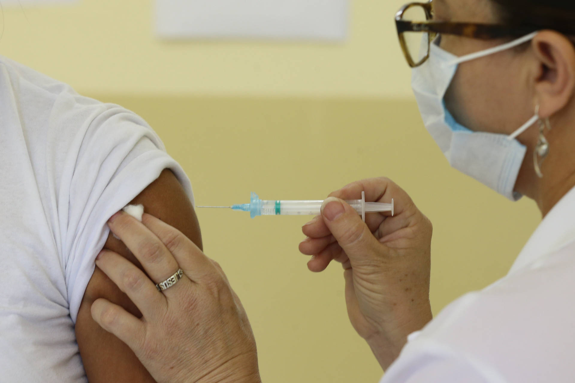 Paraná completa um mês de vacinação com mais de 308 mil doses aplicadas