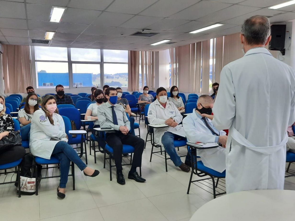 HU-UEPG recebe nova turma de residentes médicos