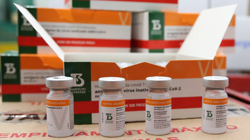 Paraná receberá mais 146,8 mil doses de vacinas contra Covid-19