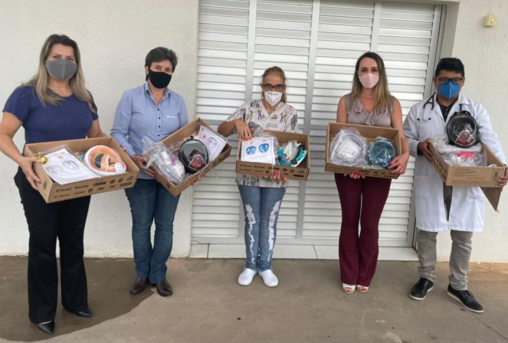 AFCC Castrolanda e Sicredi Campos Gerais doam máscaras respiratórias para UPA de Castro