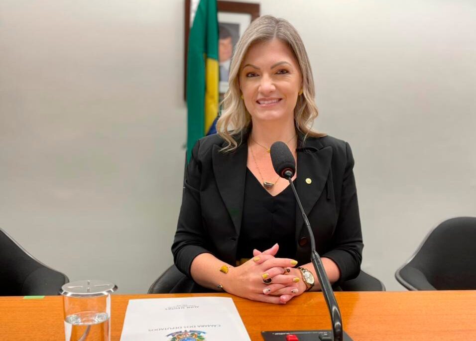 Aline Sleutjes, a primeira deputada federal de Castro, faz história sendo a primeira mulher presidente da Comissão de Agricultura