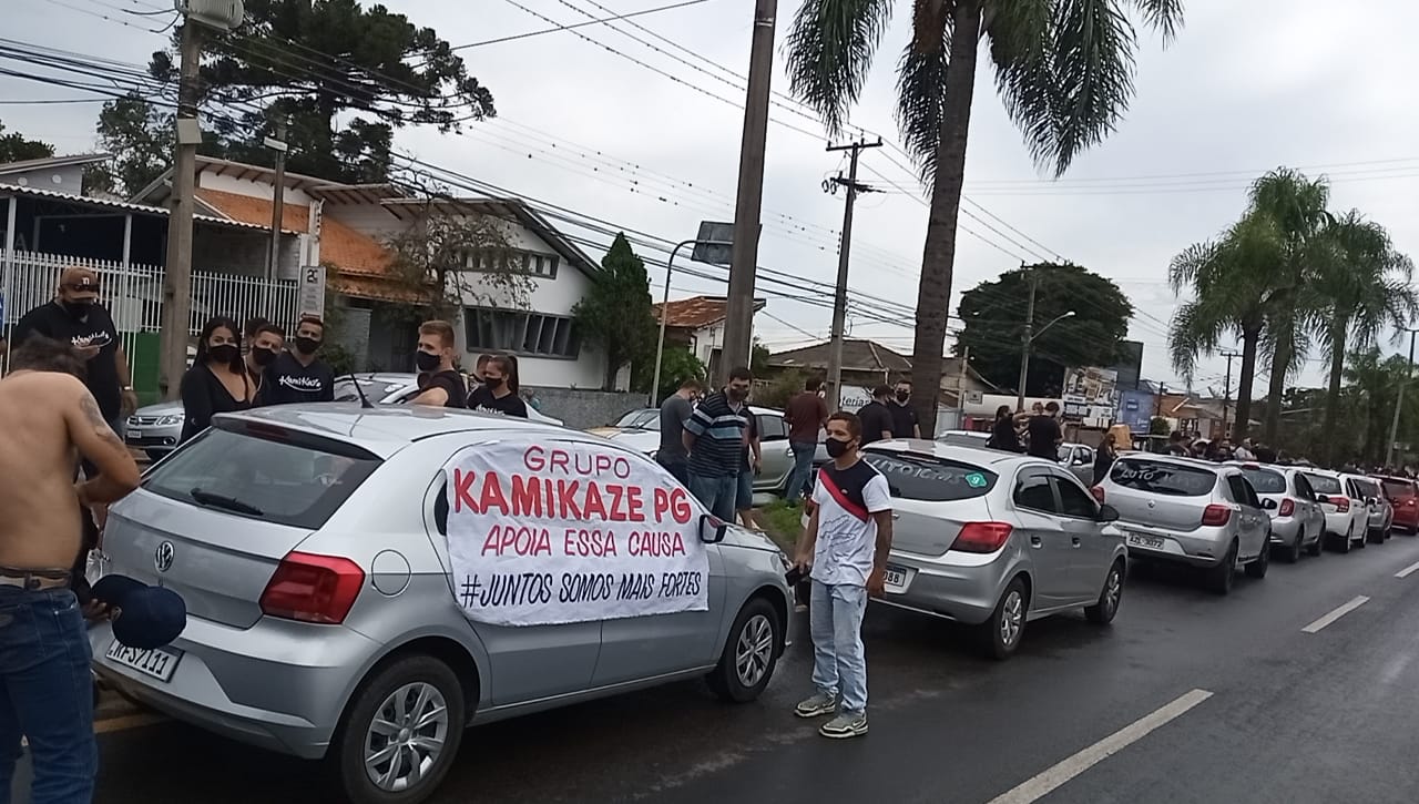Motoristas de aplicativo realizam protesto em Ponta Grossa