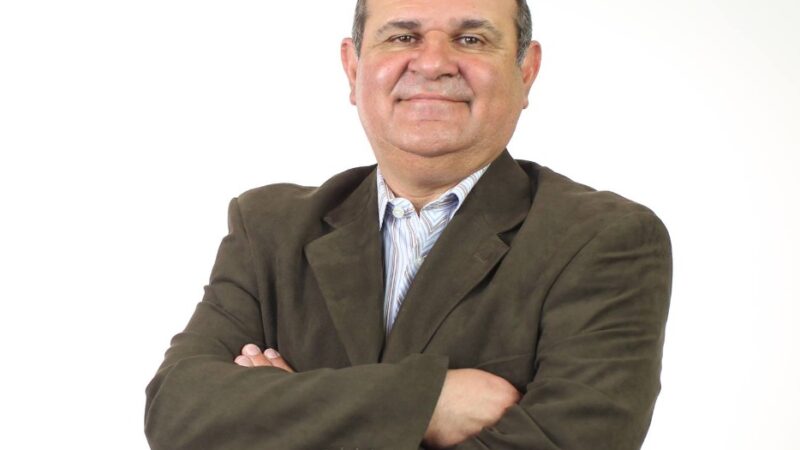 Publicitário Fernando Durante segue entubado, com  quadro de Covid estável