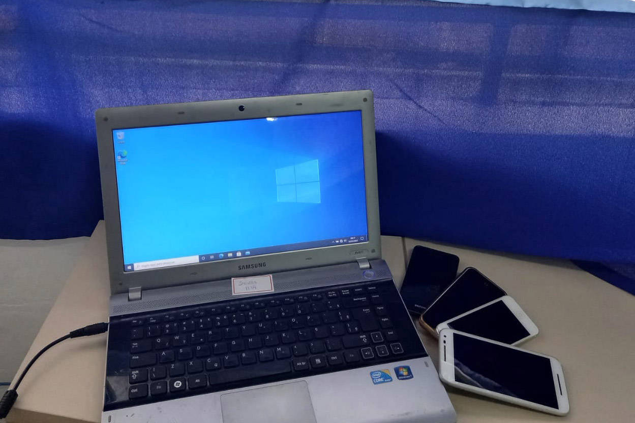 Escolas estaduais arrecadam eletrônicos para garantir acesso a aulas online