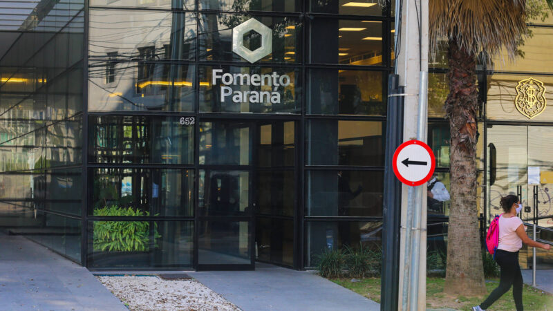 Fomento Paraná renegocia contratos para apoiar empreendedores