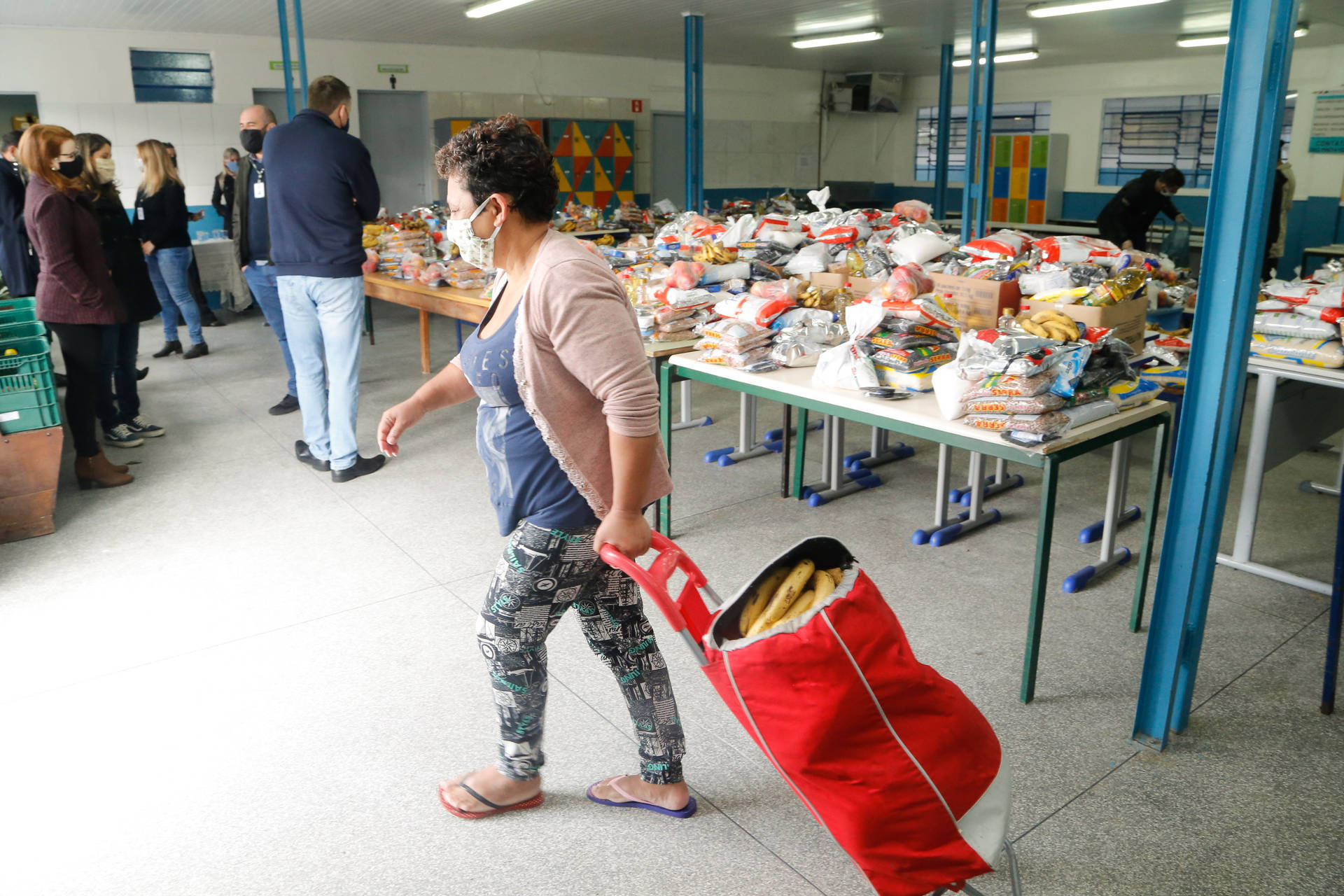 Com olhar para quem mais precisa, Paraná reduz impacto social da pandemia