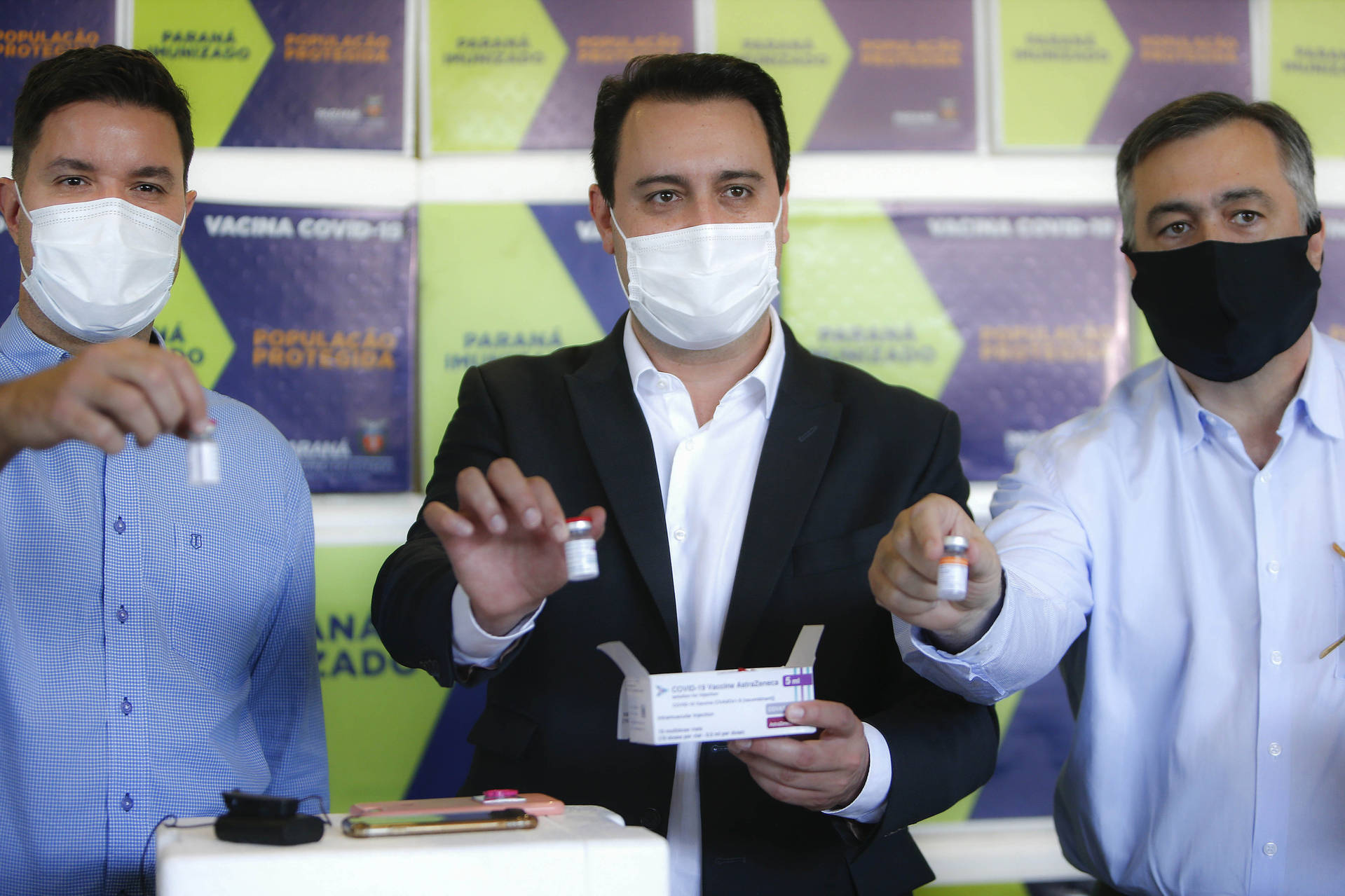 Ratinho Junior lança campanha com municípios para vacinar de domingo a domingo