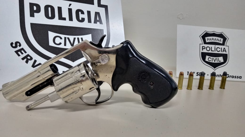 Polícia Civil prende idoso por  posse ilegal de arma de fogo