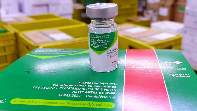 Paraná distribui 613 mil vacinas contra a Covid-19 e Influenza