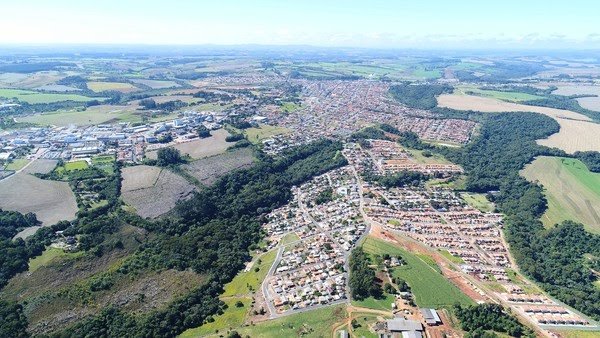 Nos Campos Gerais: Carambeí foi a cidade que mais vacinou contra a Covid-19, em dados percentuais