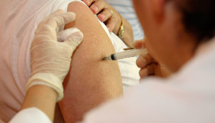Profissionais da saúde devem solicitar vacinação