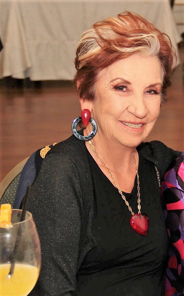 Neuza Helena Postiglione Mansani