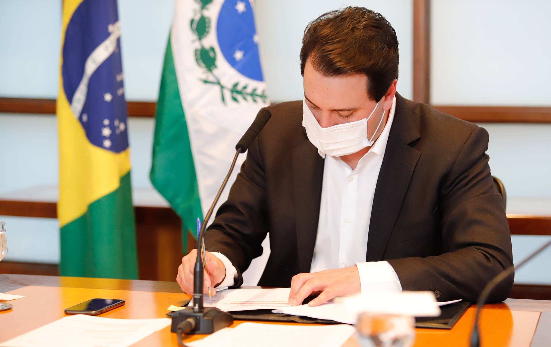 Governador sanciona lei que institui o Plano Estadual de Resíduos Sólidos do Paraná
