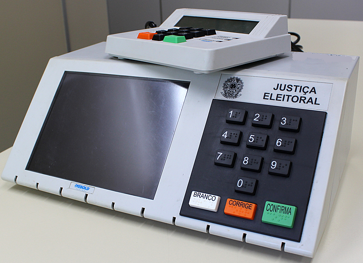 Utilização das urnas eletrônicas completa 25 anos no Brasil e segurança do processo é destacada pelo Ministério do Paraná