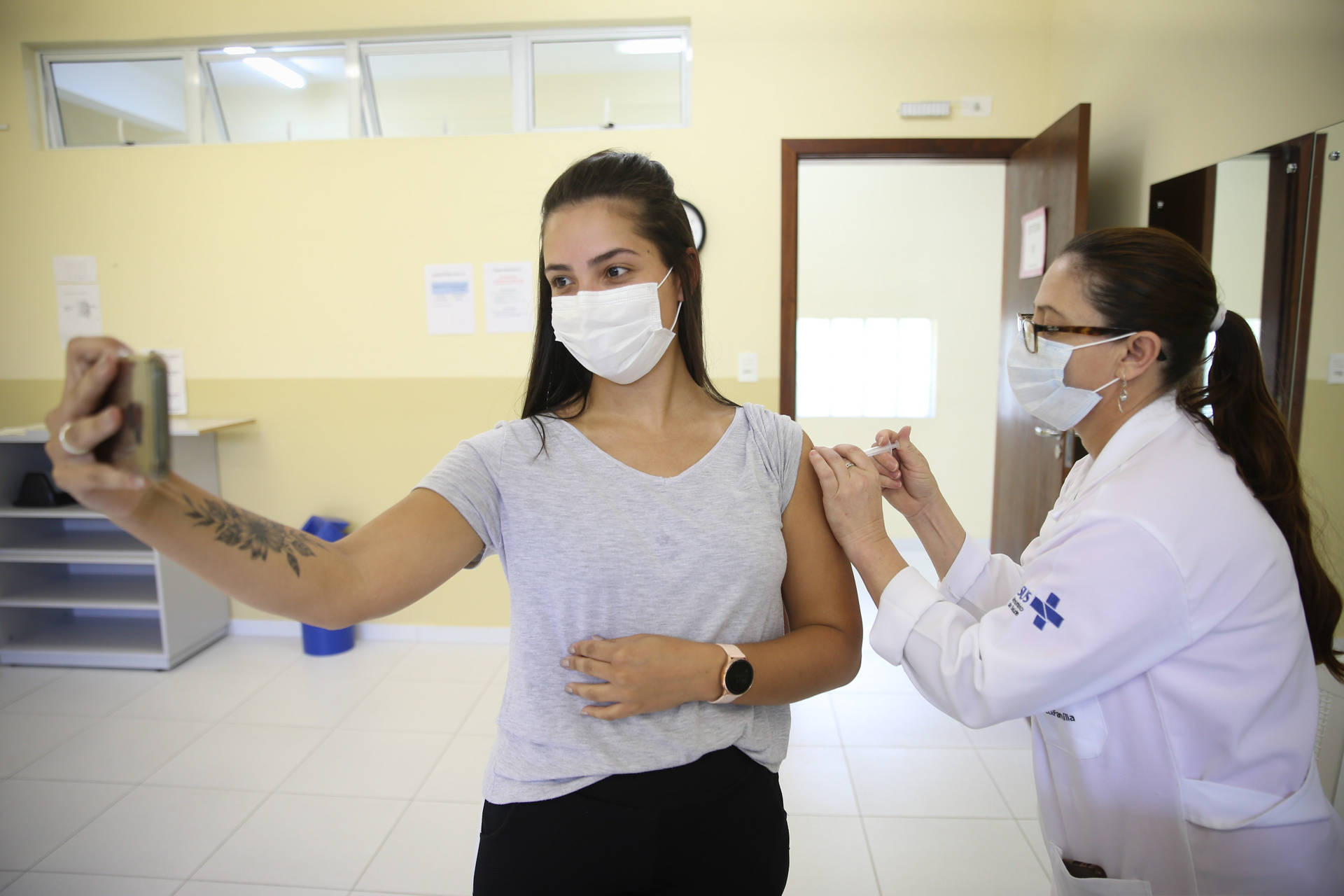 No Paraná 2,1 milhões de pessoas entre 18 e 59 anos já foram vacinadas contra a Covid-19