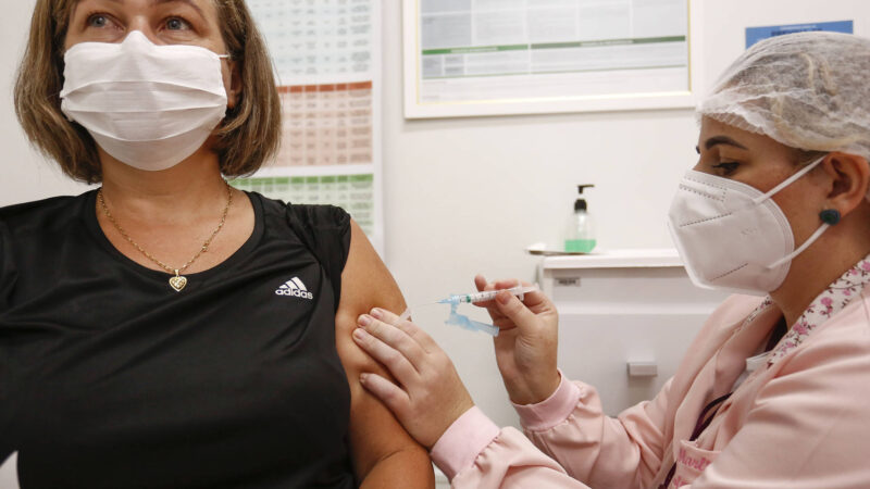 Mais de 5 milhões de paranaense foram imunizados contra a Covid-19