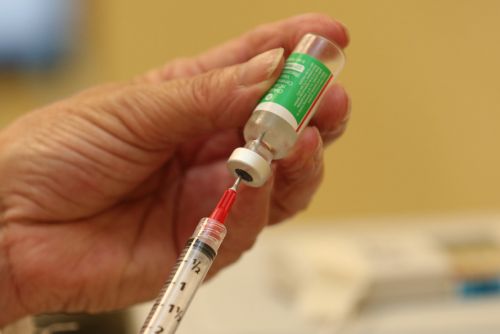 Vacina chega para pessoas com 30 e 31 anos em Castro
