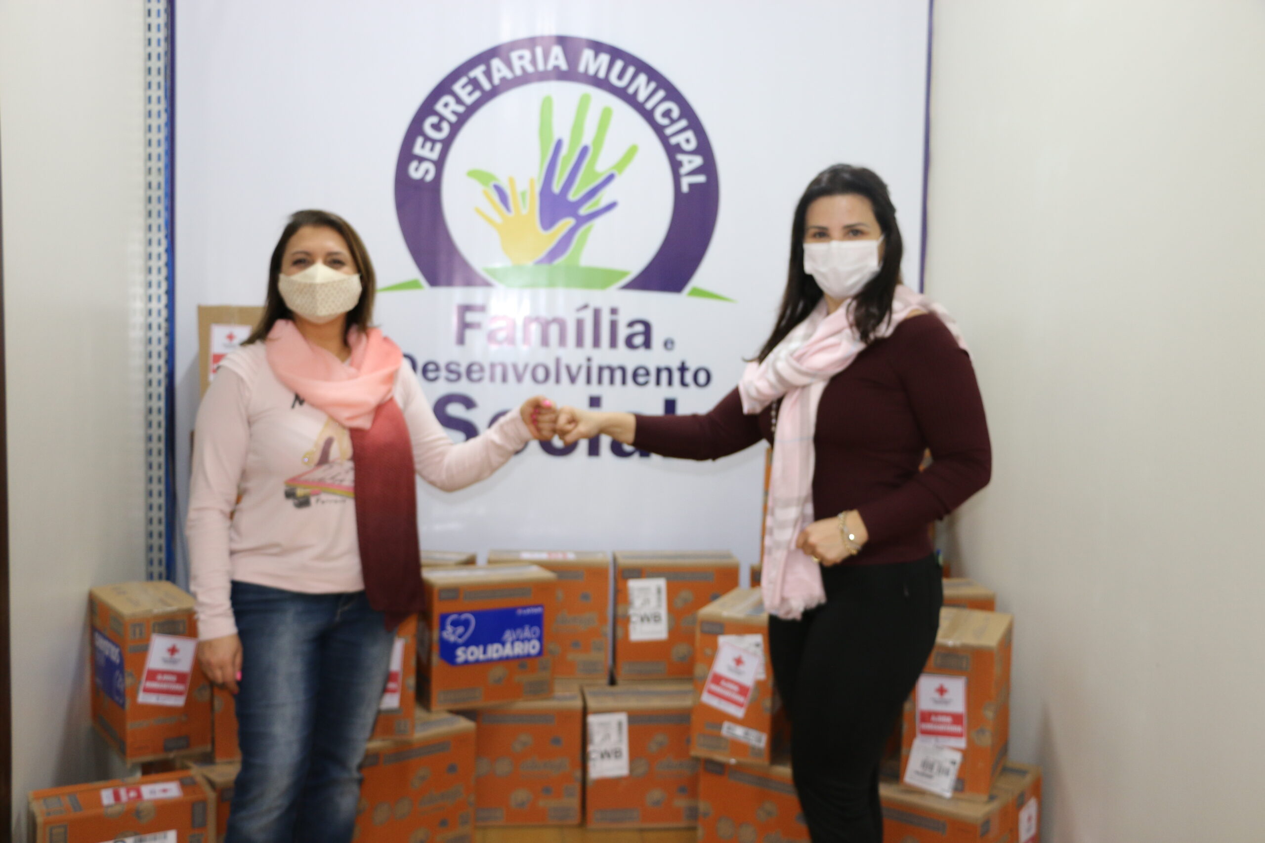 Social recebe doação de absorventes da Cruz Vermelha