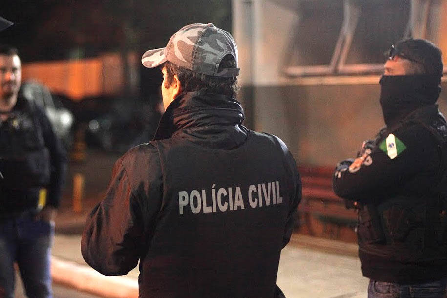 Polícia Civil prende oito pessoas ligadas ao tráfico de drogas em seis cidades do Paraná