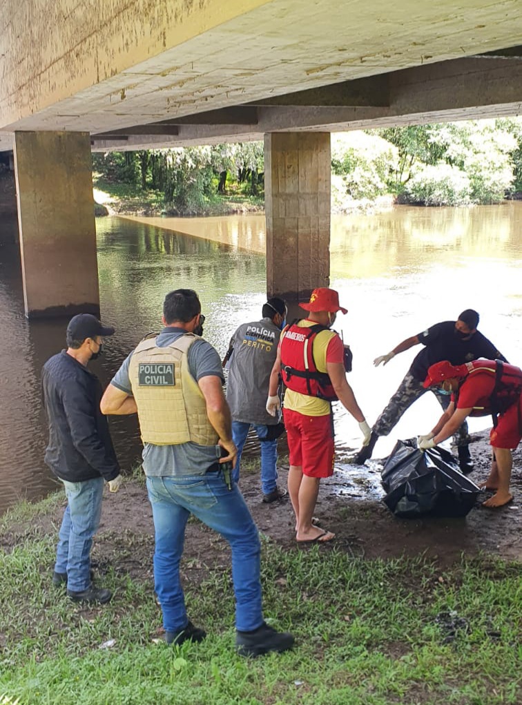Corpo de homem é encontrado no Rio Iapó