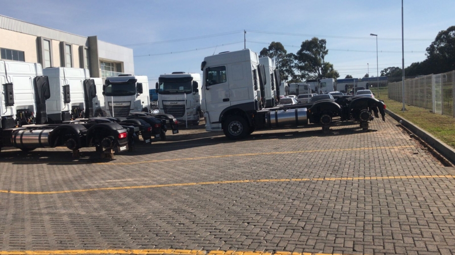 Ladrões invadem empresa e levam peças de caminhões