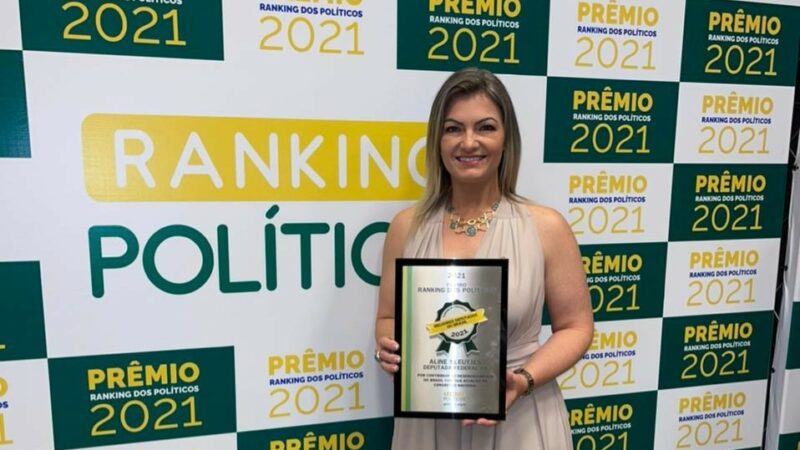 Deputada Aline Sleutjes recebe prêmio de ‘Melhores Deputados do Brasil’