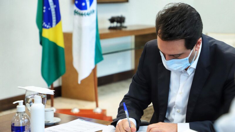Governador Ratinho Junior sanciona reajuste de 3% para servidores públicos em 2022