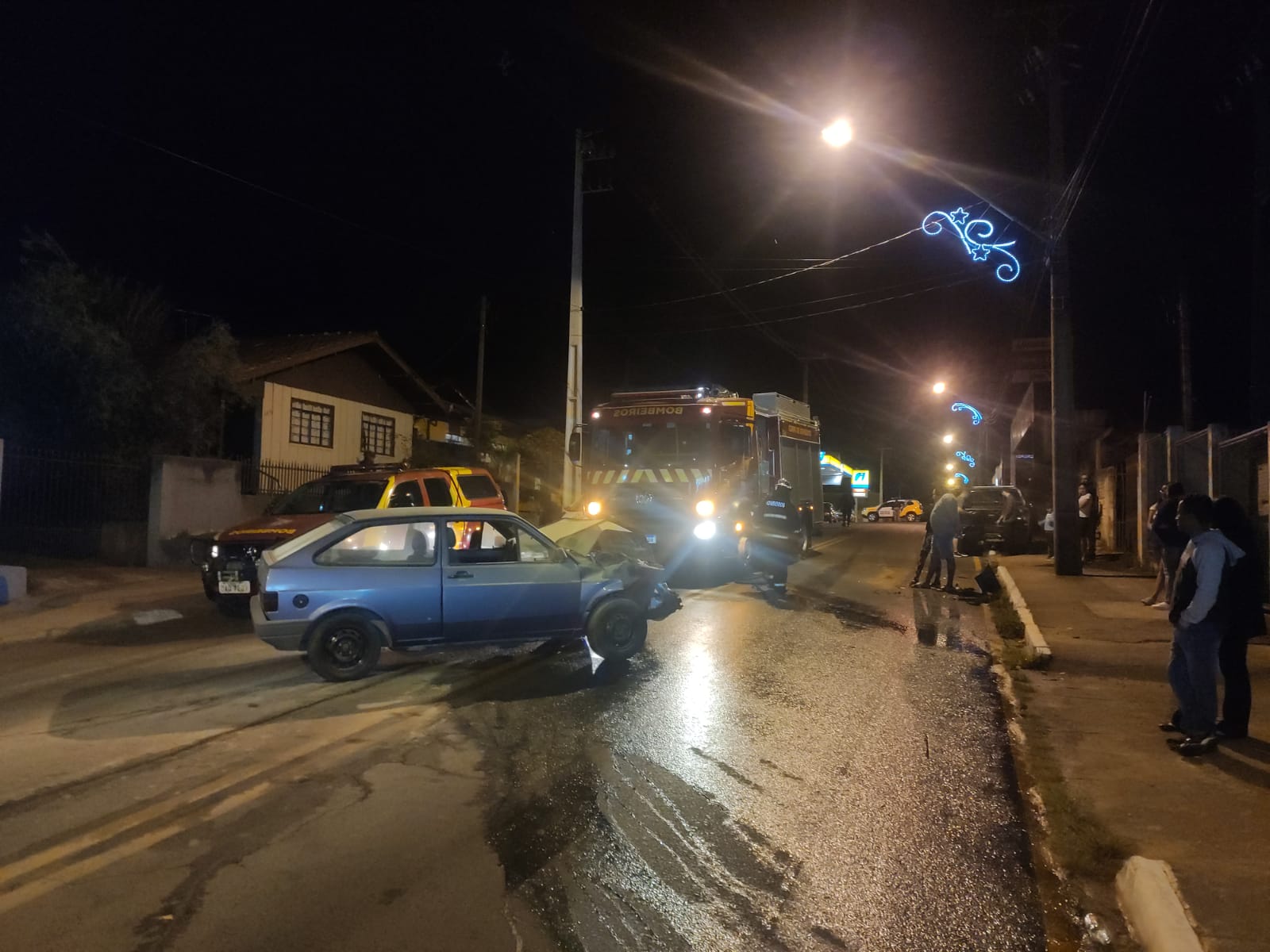 Colisão deixa motorista ferido na Vila Rio Branco