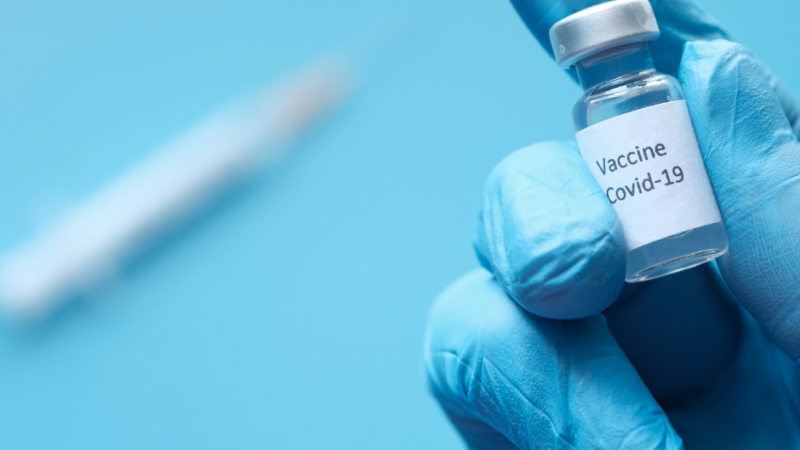 Aplicação da primeira dose da vacina contra Covid completa um ano, em Castro