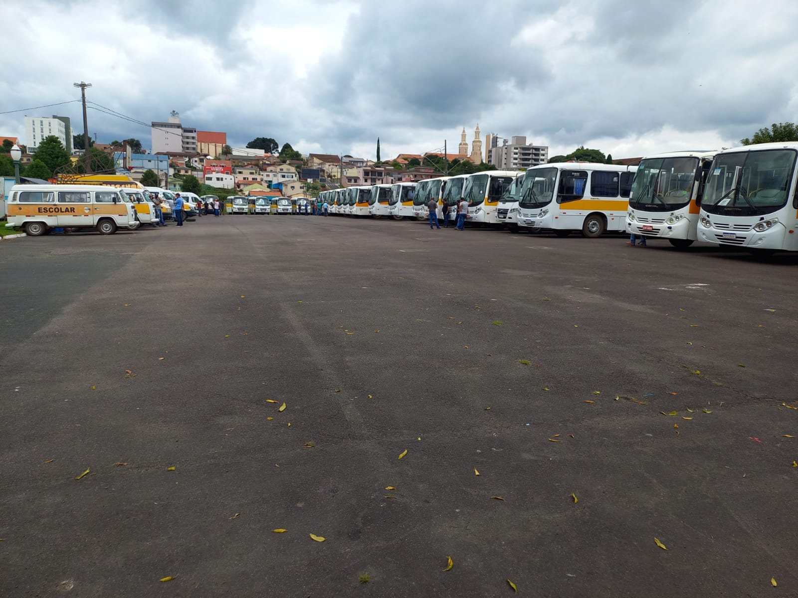 Veículos do transporte escolar da rede pública de Castro recebem vistorias