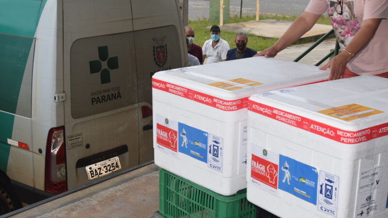 Saúde distribui mais 820 mil vacinas contra a Covid-19 às Regionais de Saúde
