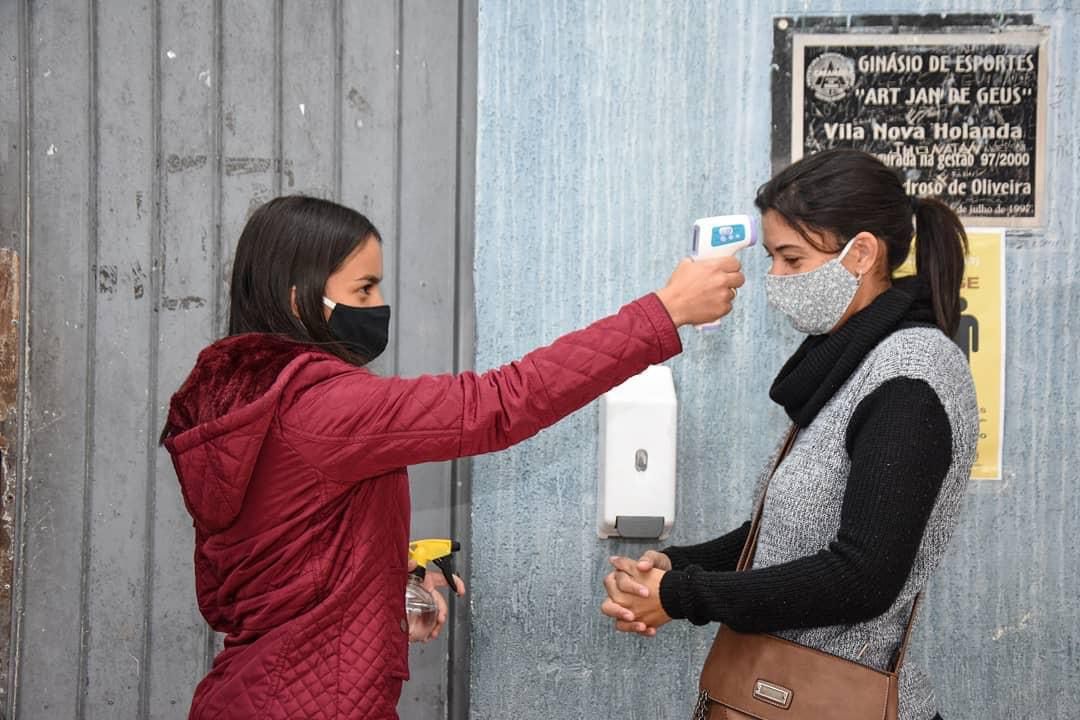 Prefeitura publica decreto que flexibiliza o uso de máscaras em ambientes internos