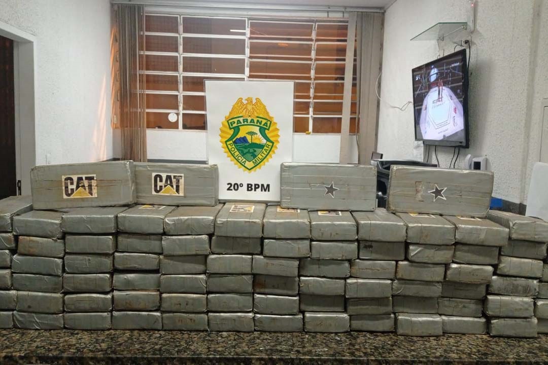 Polícia Militar apreende 112 quilos de cocaína transportados em três veículos