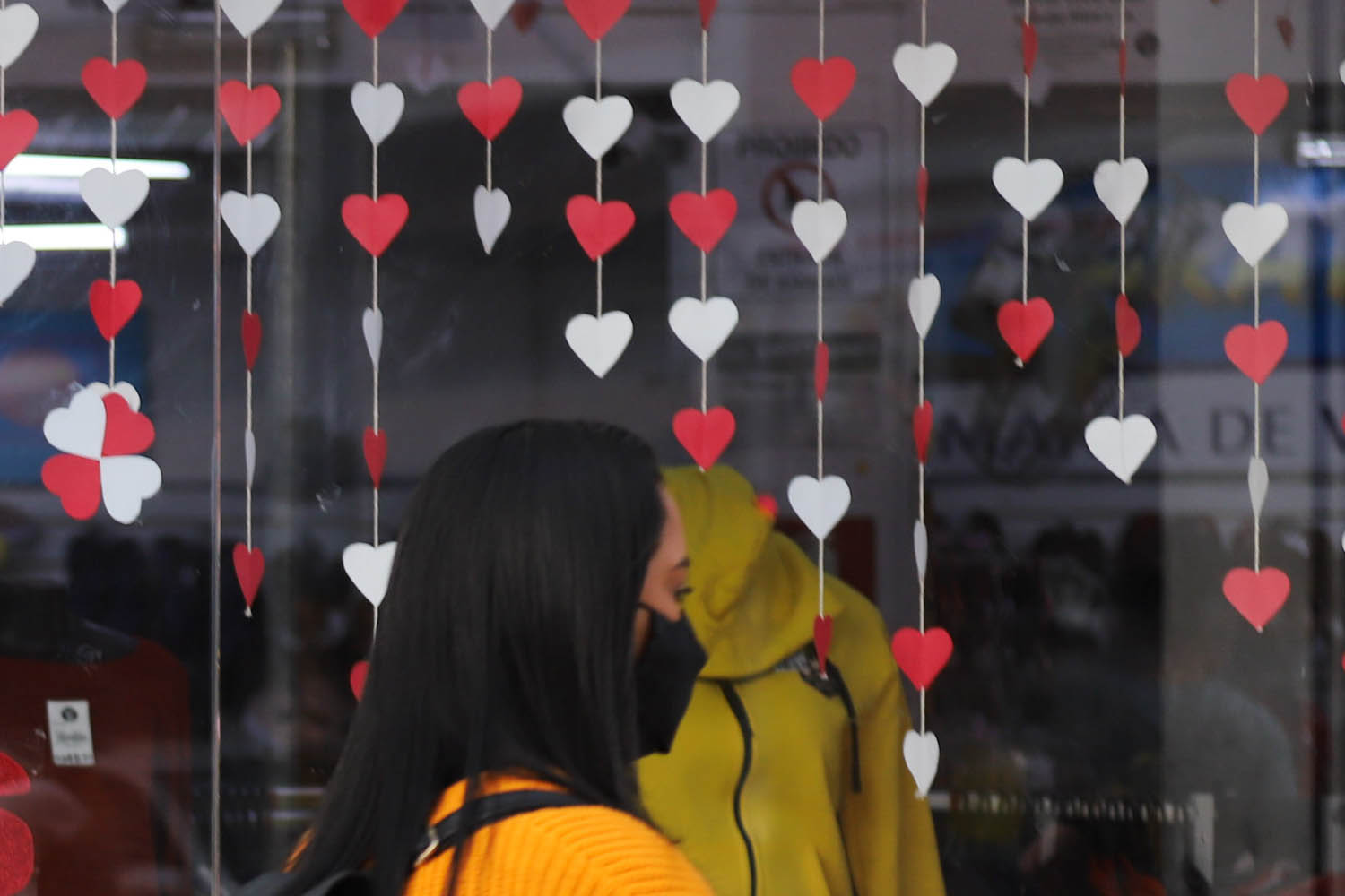 Sem prejuízo no Dia dos Namorados: Ipem-PR dá dicas na compra dos presentes