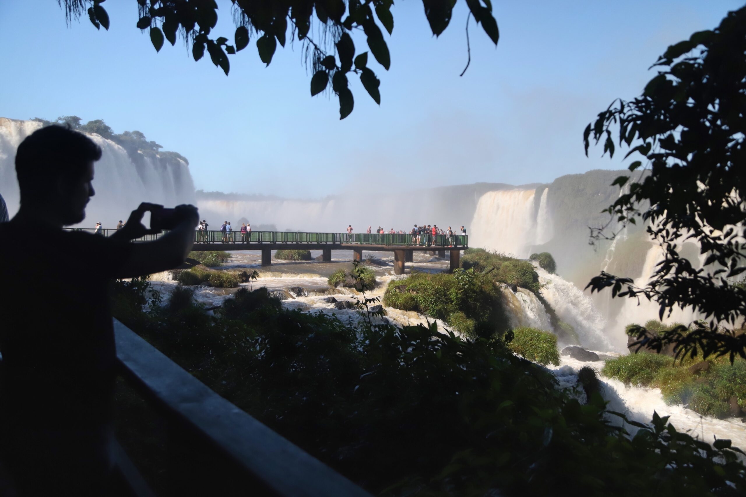 Com 2º melhor desempenho do País, turismo cresceu 7,4% em abril no Paraná, aponta IBGE