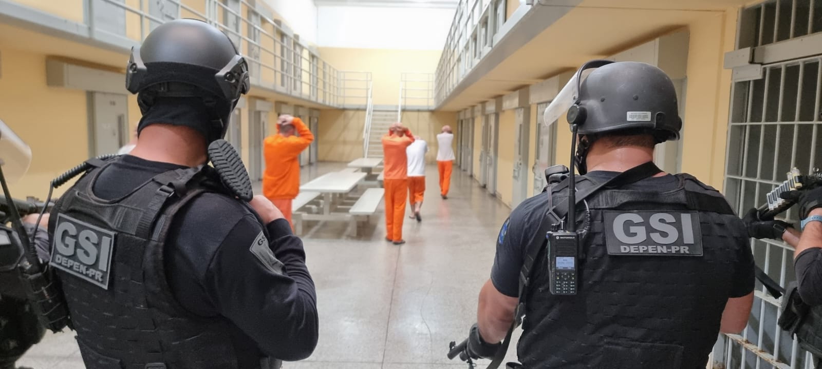 Presos da Penitenciária de Ponta Grossa passam por revista