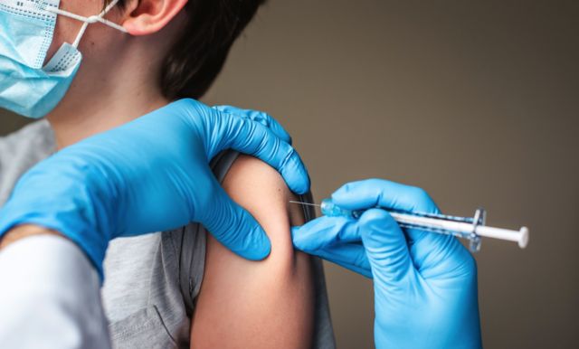 1ª e 2ª doses da vacina contra Covid na quarta e plantão de atualização no feriado