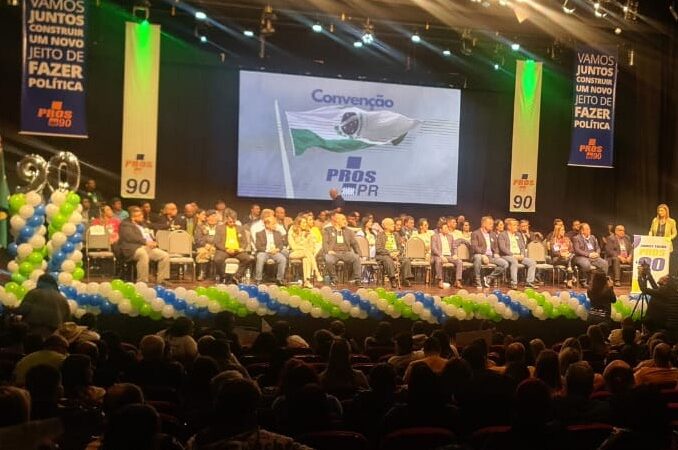 Aline Sleutjes tem sua candidatura ao Senado oficializada pelo Pros, em uma das maiores convenções no Paraná