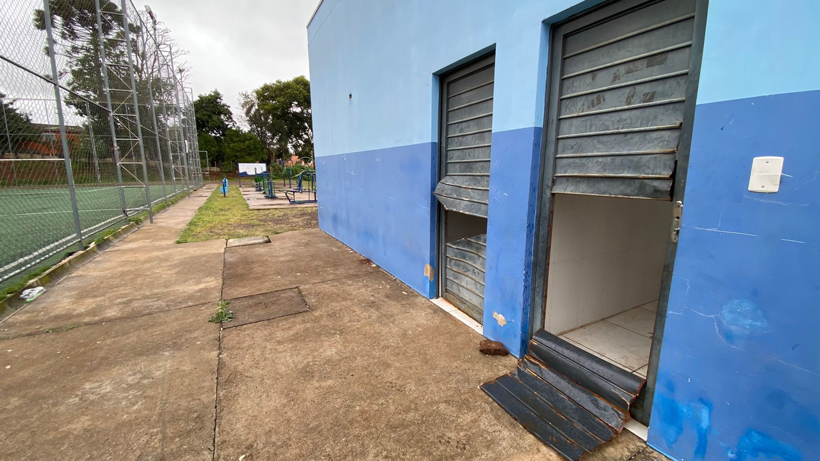 Vandalismo causa prejuízos e danifica espaços de lazer em Carambeí